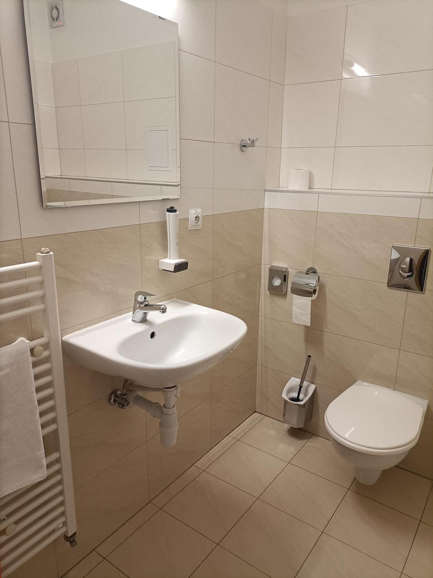 Hotel Eminent Stupava Bagian luar foto