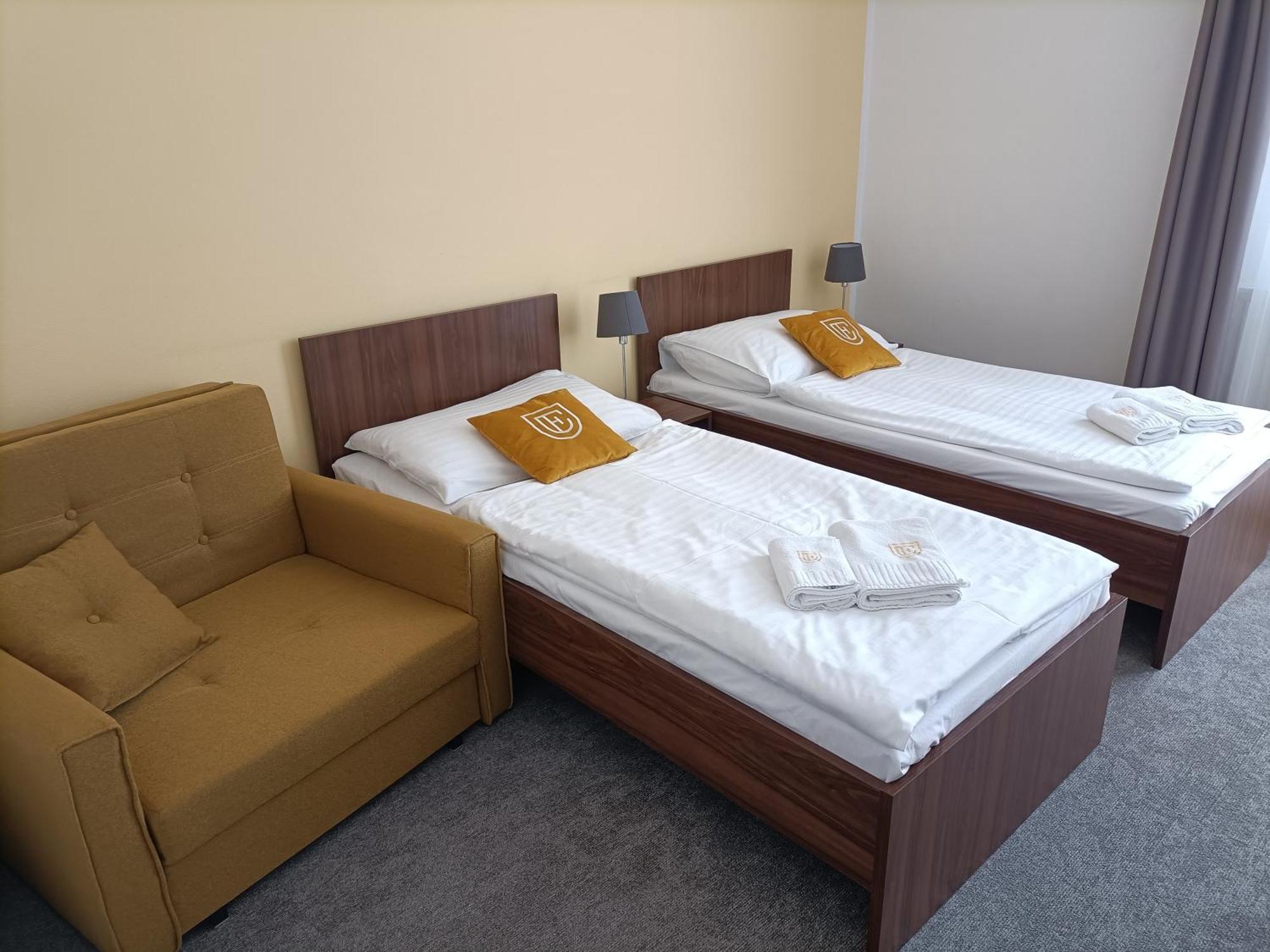 Hotel Eminent Stupava Bagian luar foto